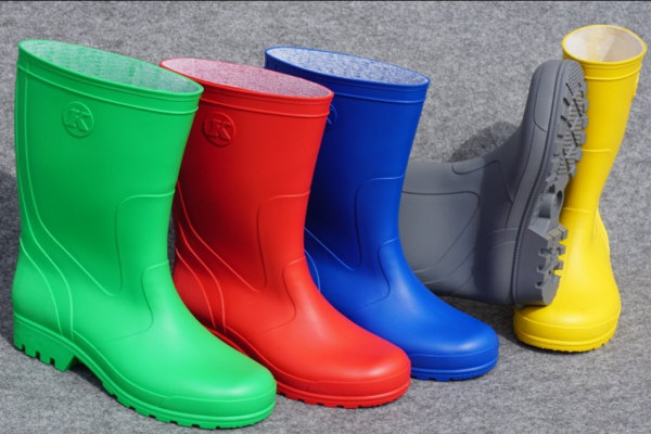 الشركة المصنعة للأحذية المطاطية الأحذية المطاطية المعزولة أحذية العمل المنزلية بولندا - الشريحة 01